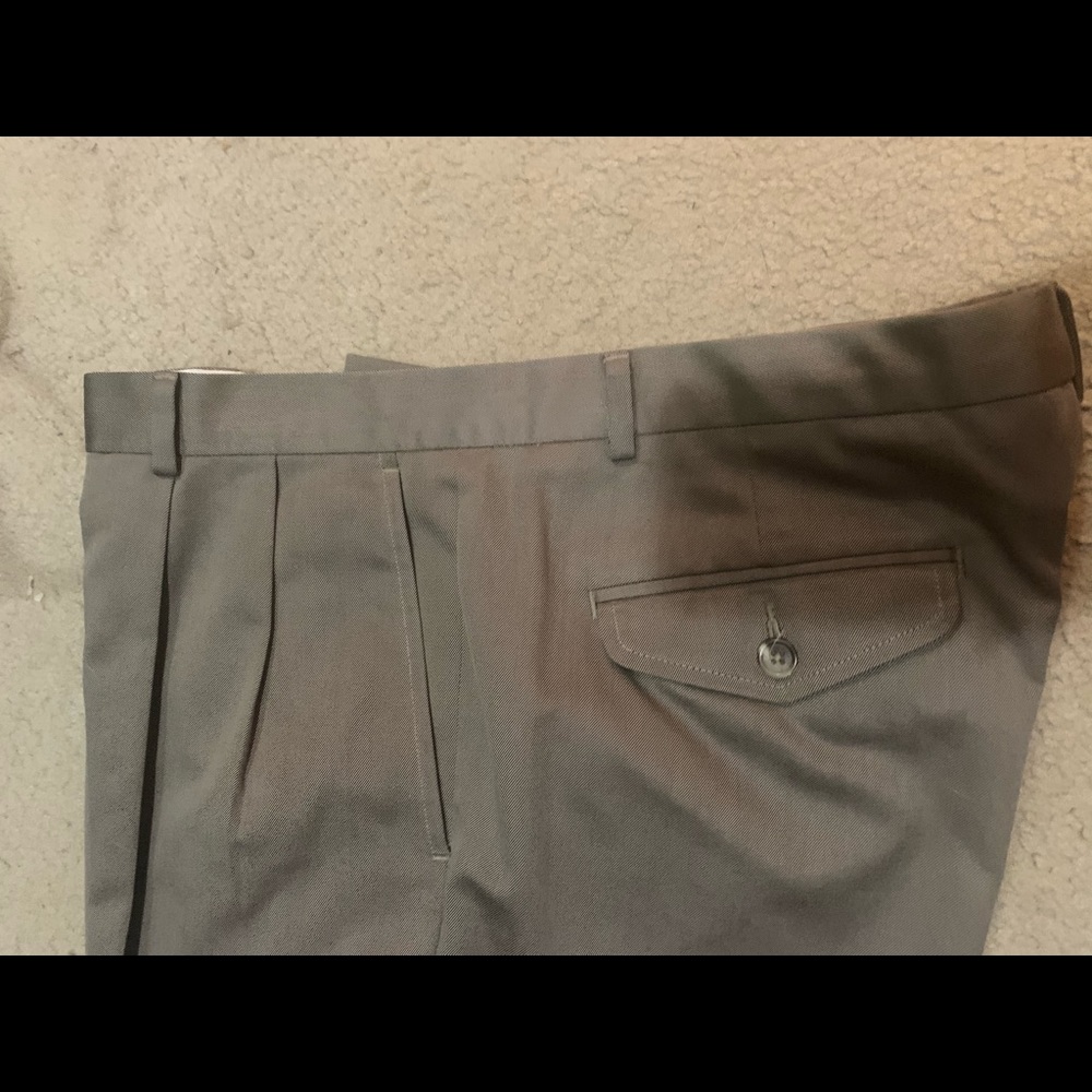 Men’s pants 38x32 dark tan